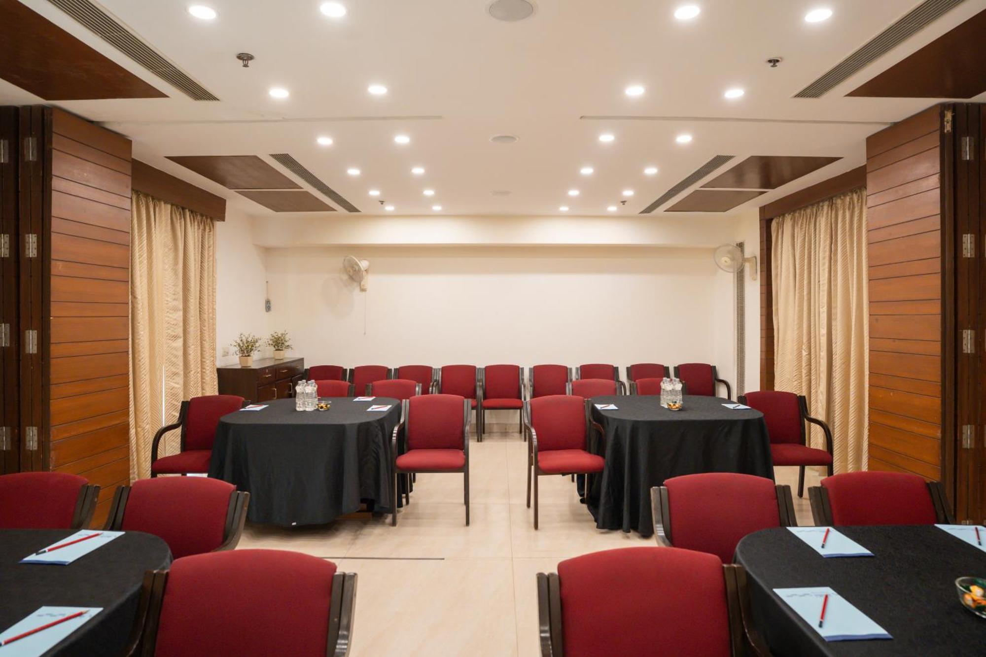 Ahuja Residency Cyber City II Γκουργκάον Εξωτερικό φωτογραφία